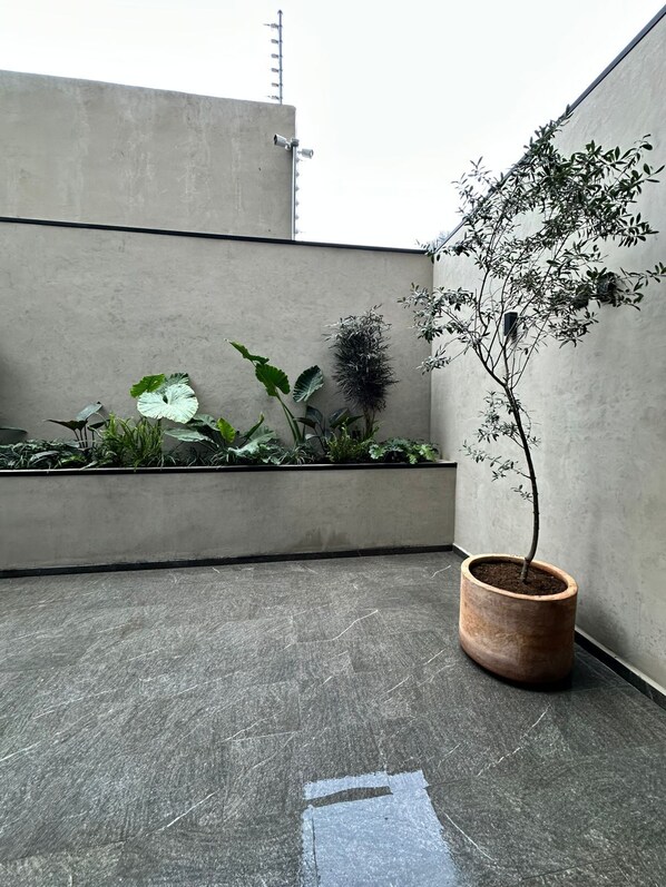 Deluxe-lejlighed - byudsigt | Overnatningsstedets område