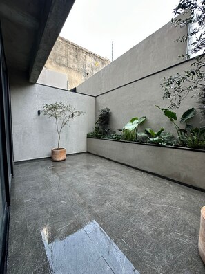 Deluxe-Apartment, Stadtblick | Unterkunftsgelände