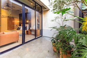 Deluxe Apartment, 1 Queen Bed | Free WiFi, bed sheets - Atena Urban Living (Guadalajara)