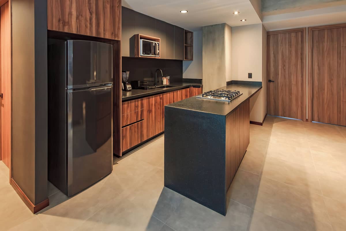 Deluxe Apartment | Dapur peribadi | Peti sejuk, ketuhar gelombang mikro, dapur, pengisar 