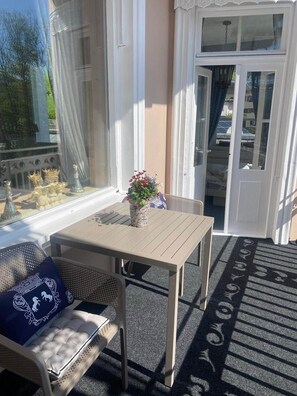 Outdoor dining - Apartment Gipfelstürmer - unobstructed view of the Alps (Berchtesgaden)