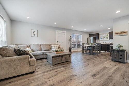 Modern Smoky Mountain Retreat | Gated Community | Hot Tub | Pool & Clubhouse