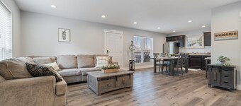 Modern Smoky Mountain Retreat | Gated Community | Hot Tub | Pool & Clubhouse