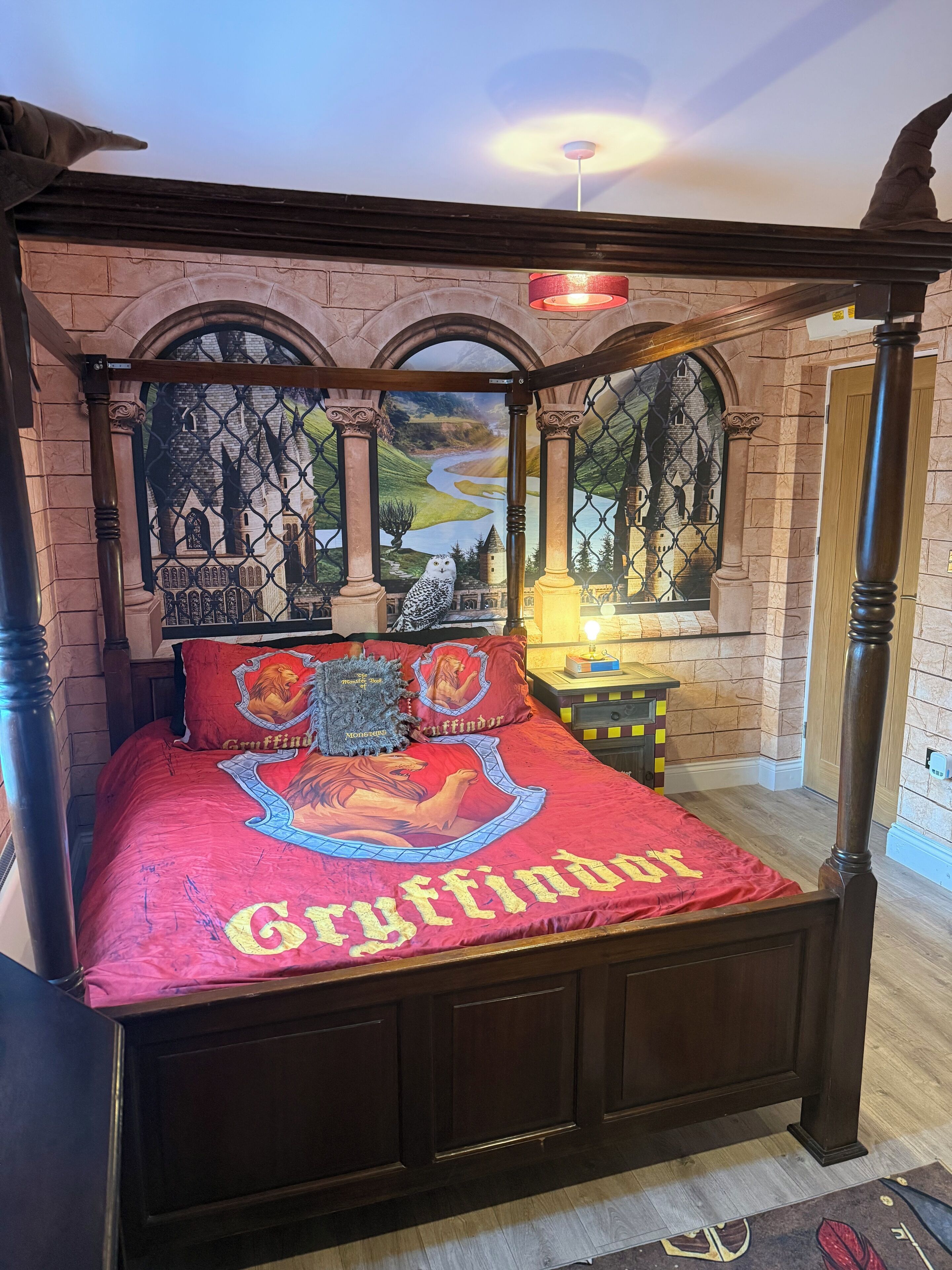 Iron/ironing board, travel cot, free WiFi, bed sheets