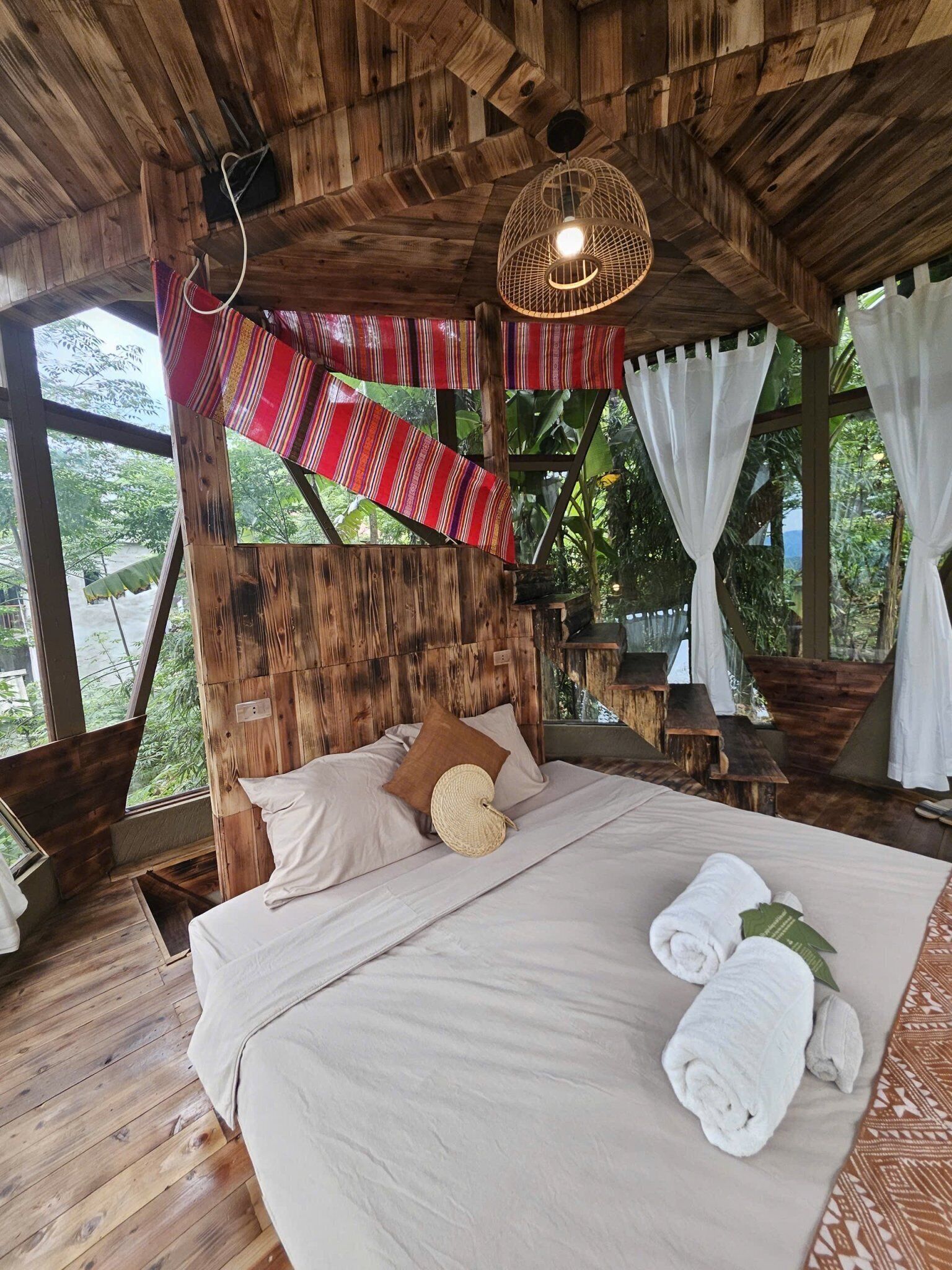 Panorama cottage, balkon, uitzicht op bergen | Reisbedje, gratis wifi, beddengoed