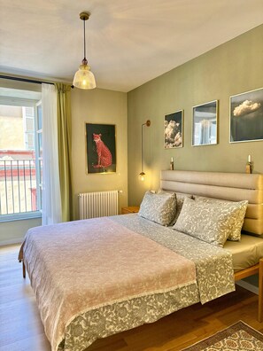 1 habitación, tabla de planchar con plancha, wifi gratis y ropa de cama 