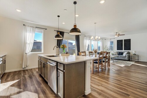 New Spacious and Luxurious Home
