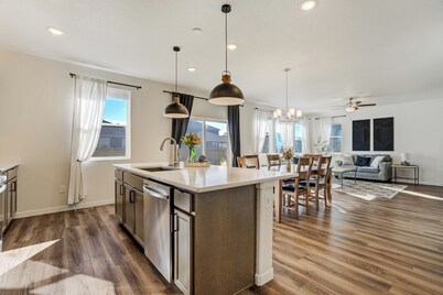 New Spacious and Luxurious Home