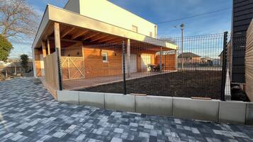 Enceinte de lâhĂ©bergement