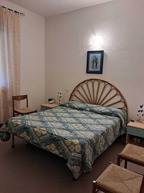 2 chambres, fer et planche à repasser, draps fournis