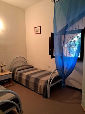 2 bedrooms, iron/ironing board, bed sheets - Palau - Sardinia - Italy (Palau)