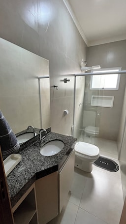 Hair dryer, bidet, towels, soap. Apartment in the city center with air conditioning, ensuite bathroom, and fully equipped kitchen.