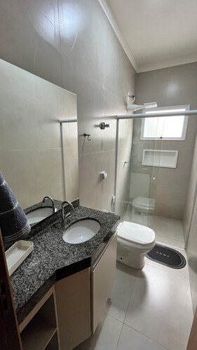 Apartment in the city center with air conditioning, ensuite bathroom, and fully equipped kitchen.