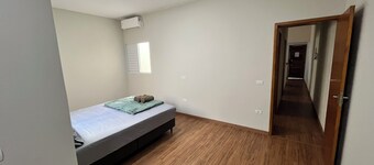 Apartment in the city center with air conditioning, ensuite bathroom, and fully equipped kitchen.