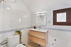 Bruser, hårtørrer, håndklæder