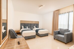 Standard Double or Twin Room | In-room safe, desk, blackout curtains, soundproofing - Golden Pillar Hotel (Aqaba)