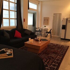 Smart TV - COMFORTABLE RESTORED LOFT ONLY 2.5 km. FROM THE CATHEDRAL OF MILAN (Milano)