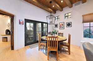 Dining - Splendid 3-bedroom house with AC in charming historic Santa Fe - Monthly Rental (Santa Fe)