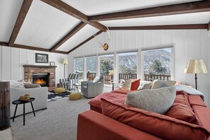 TV, fireplace, foosball, stereo