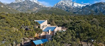 Goldmine Mountain and Sky Retreat