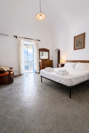 Apartment, Balcony, Beach View | Free WiFi - Casa Lucia  (Positano)