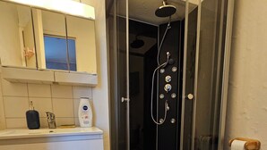 Uklassifisert bilde, 3 av 8, knapp