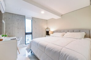 Superior Suite, City View | Iron/ironing board, free WiFi - Semillero Purísima (Monterrey)