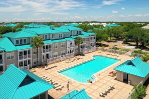 Pool - 3bd 2 bth condo in SRB Beach access 10 min walk to beach. Pool and fitness cntr (Santa Rosa Beach)