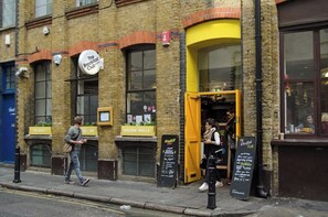 Exterior - Luxury 70sqm 1BR Hoxton Sq near Old Street Tube Z1 (Greater London)