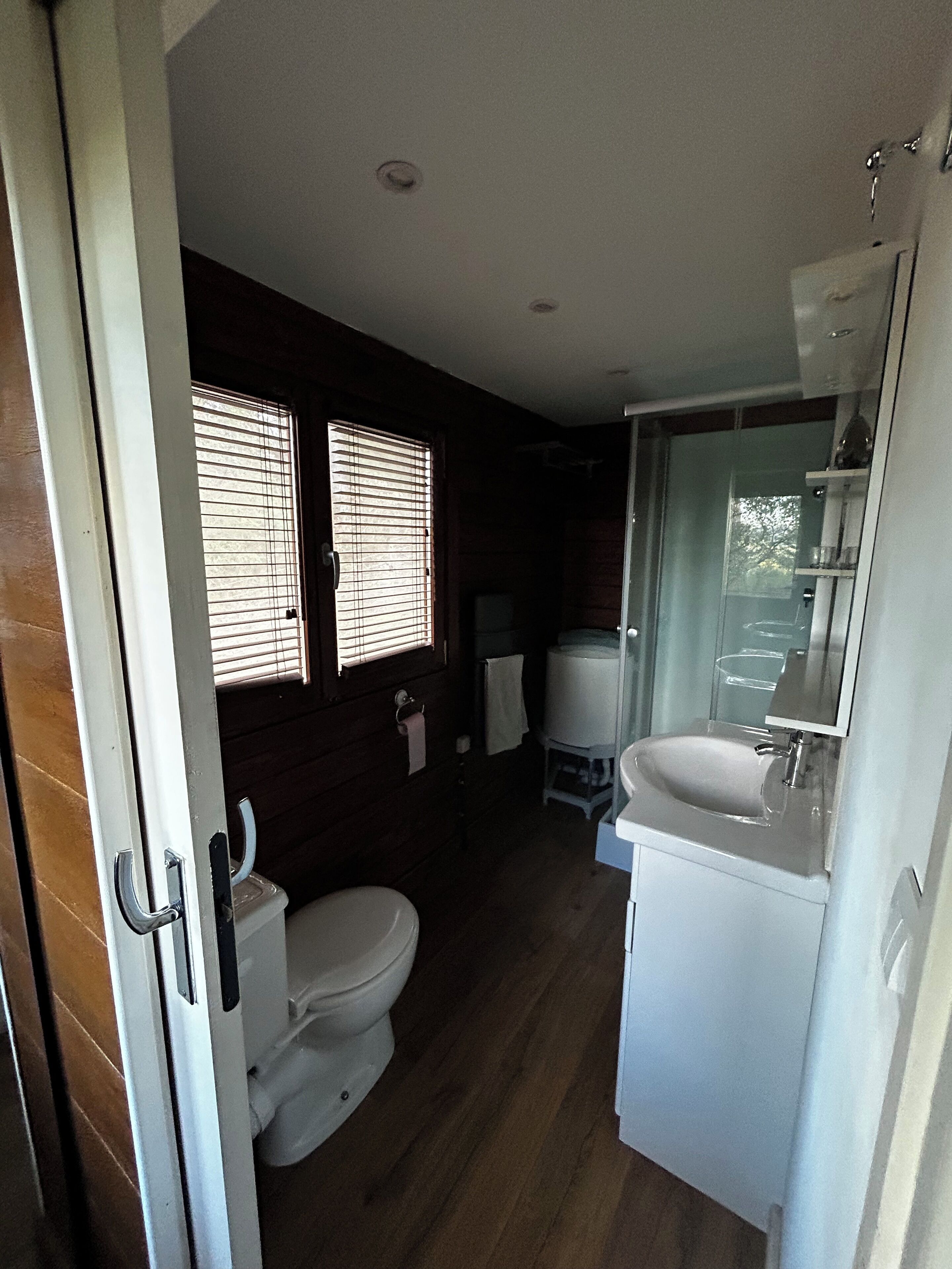 Dusche, Handtücher, Seife, Toilettenpapier