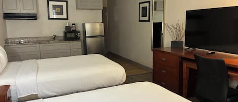 开间, 1 张特大床, 简易厨房 | 办公桌、笔记本电脑工作区、遮光窗帘、熨斗/熨衣板