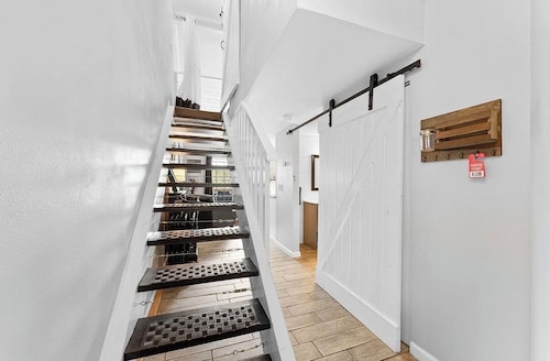 Relax and enjoy Branson in this 2bath/2bedroom condo.