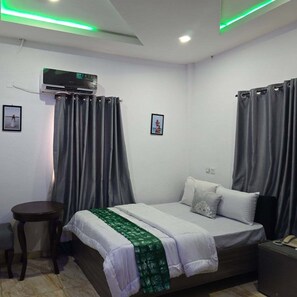 주니어룸, 발코니, 시내 전망 | 책상, 노트북 작업 공간, 암막 커튼, 방음 설비