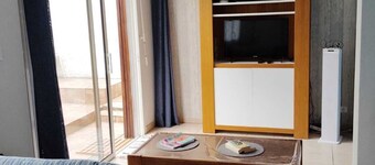 Townhouse/ garden + private parking