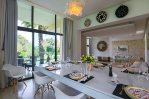 Dining - Villa Okavanga on the golf course, heated pool (Essaouira)