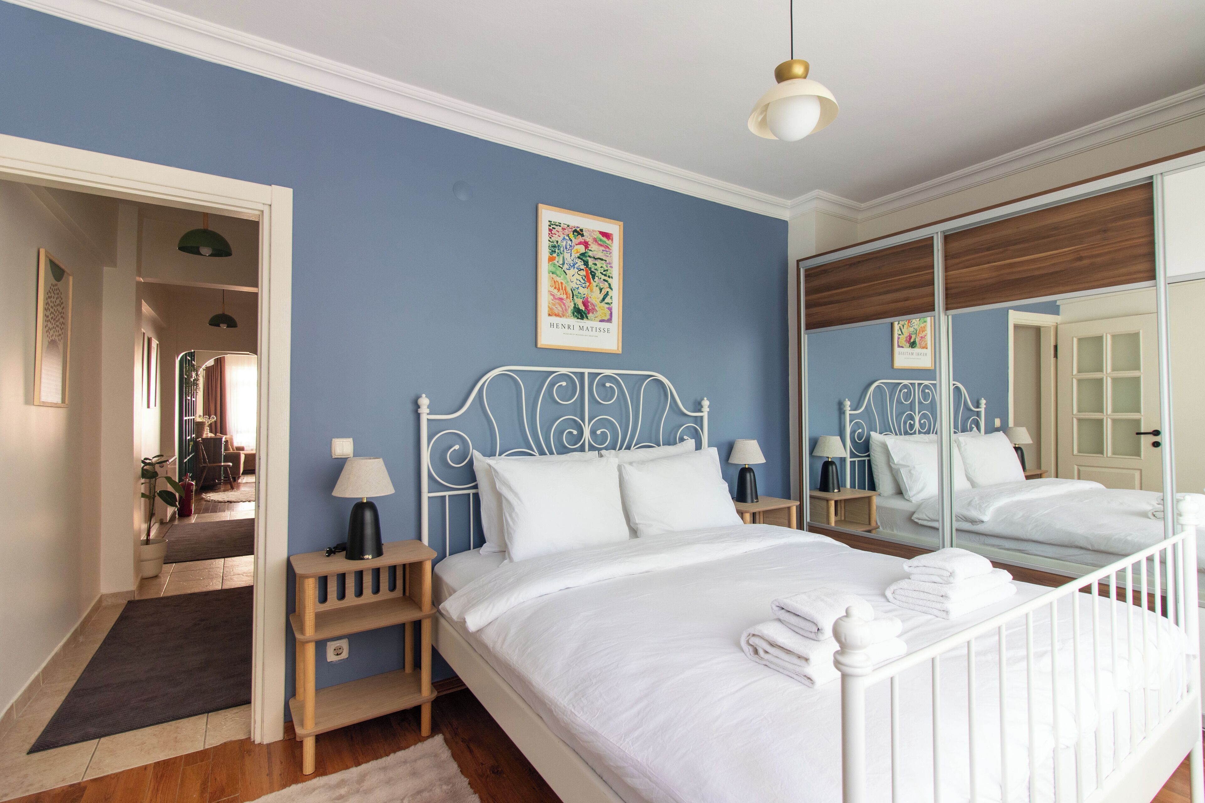 2 bedrooms, desk, iron/ironing board, free WiFi