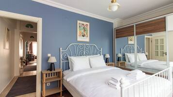 2 bedrooms, desk, iron/ironing board, free WiFi