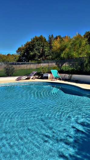 Outdoor pool - Near Sarlat and Rocamadour, large gîte, sleeps 10 with private pool, (Rouffilhac)