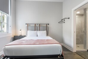 Room - Upscale 2BR Getaway in the Heart of NOLA (New Orleans)