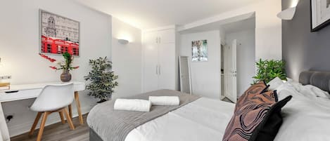 Iron/ironing board, WiFi, bed sheets