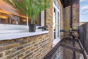 Outdoor dining - Prime Liverpool Street Retreat (London)