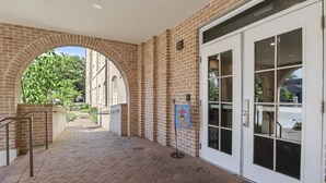 Unclassified image, 4 of 42, button - Stylish 2BR Suite in Historic NOLA (New Orleans)