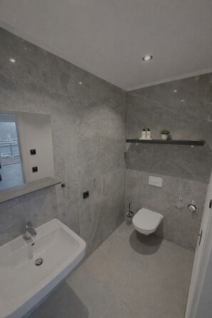 Deluxe Double Room, Kitchenette | Bathroom - OHA1 Hotel (Ellerhoop)