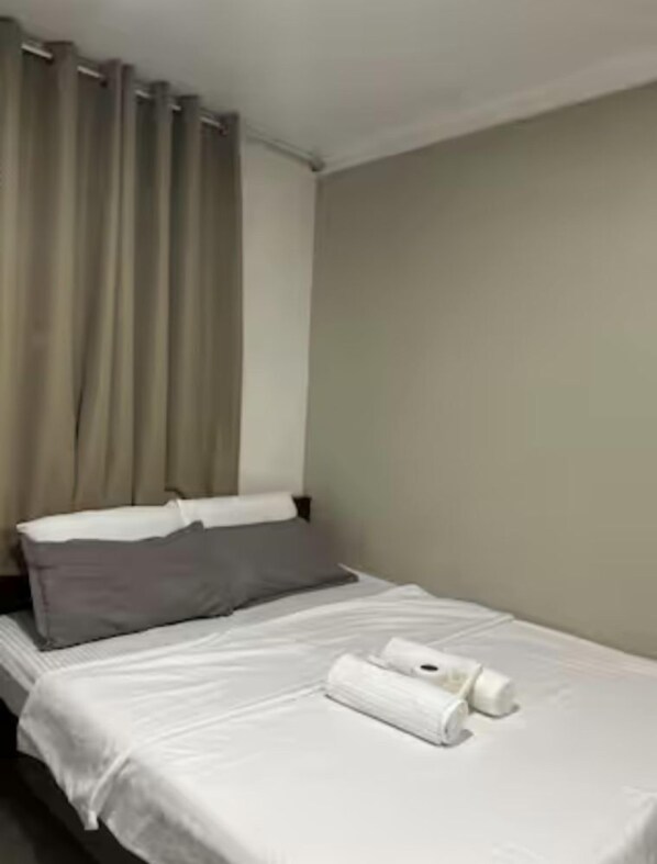 1 dormitorio y ropa de cama