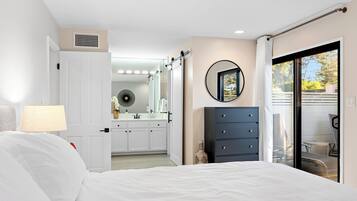 2 bedrooms, desk, iron/ironing board, travel crib