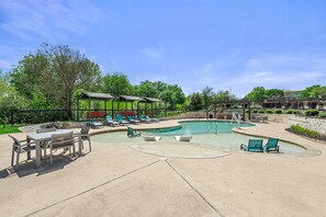 Pool - New Luxury Apartment in excellent location Near DWTN and Airport. Pool and Gym (Austin)