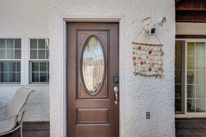 Interior - NEW, Spacious 2 BR,Short Walk to the Beach,Private (Myrtle Beach)