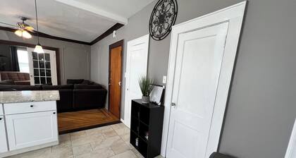 2-bedroom apartment in welcoming Irvington with AC for relaxing stays