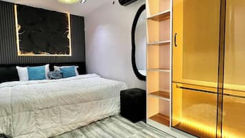 Deluxe Room, Balcony, City View