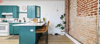 Downtown City View Loft w/ Balcony, Walk to Shops
